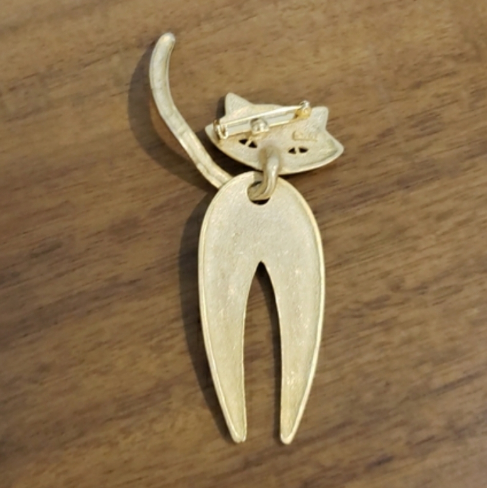 J.J. (Jonette Jewelry) circa 1970s, this cat Is satin-finish, brushed gold-tone. - Picture 5 of 8